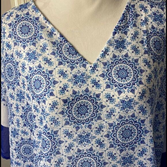 KAREENA’s OSFA Pretty Blue Print Kimona with tassels. - Picture 6 of 8